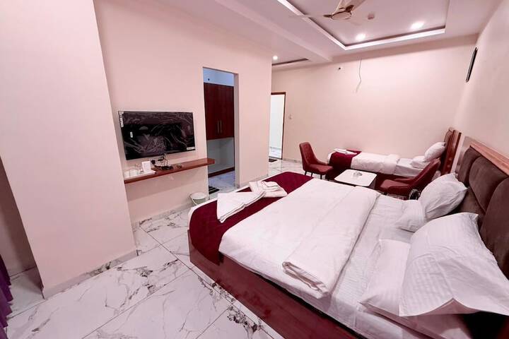 Room 3 of 11