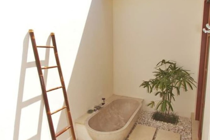 Room 17 of 29