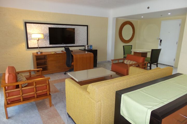Room 10 of 87