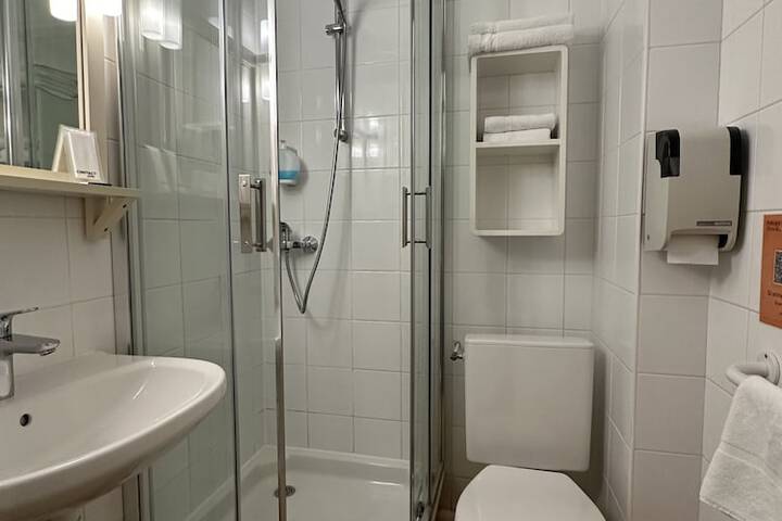 Room 29 of 43