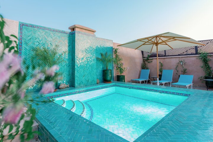 Pool 26 of 38