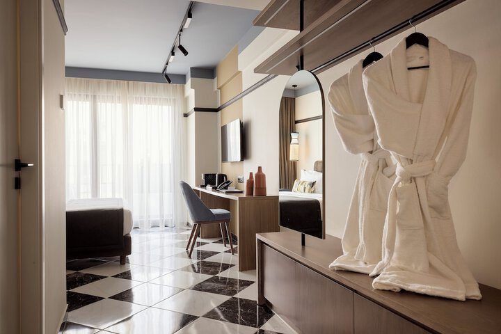 Room 32 of 118