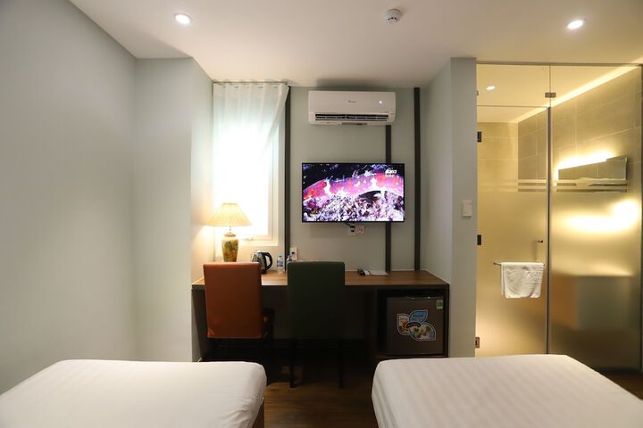 Room 9 of 45