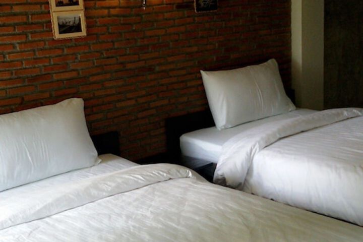 Room 8 of 63