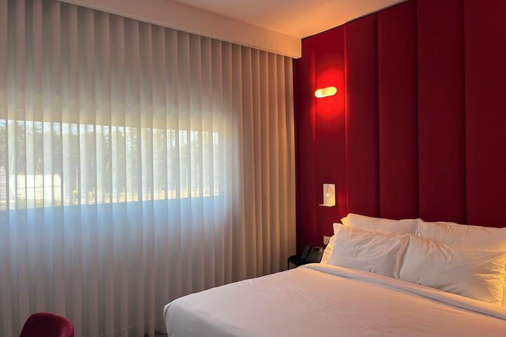 Room 9 of 24