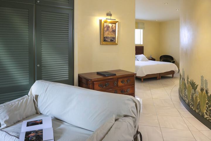 Room 10 of 92