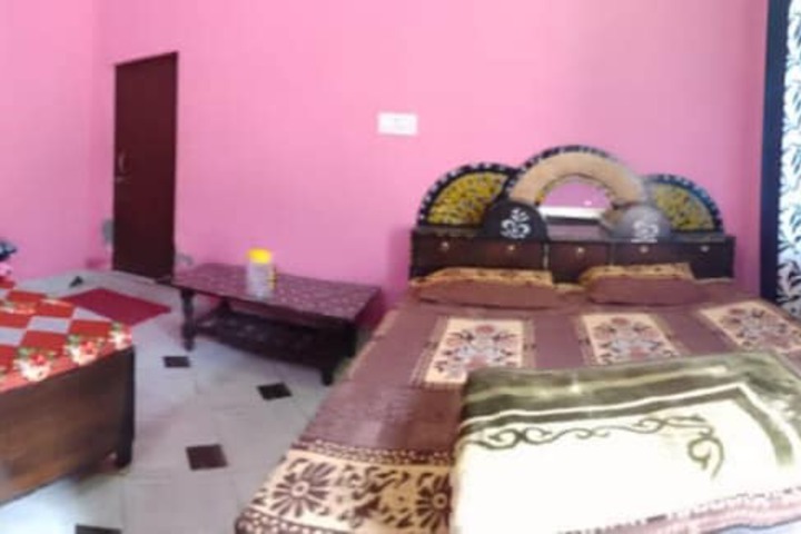 Room 5 of 14