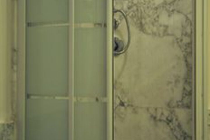 Room 16 of 110