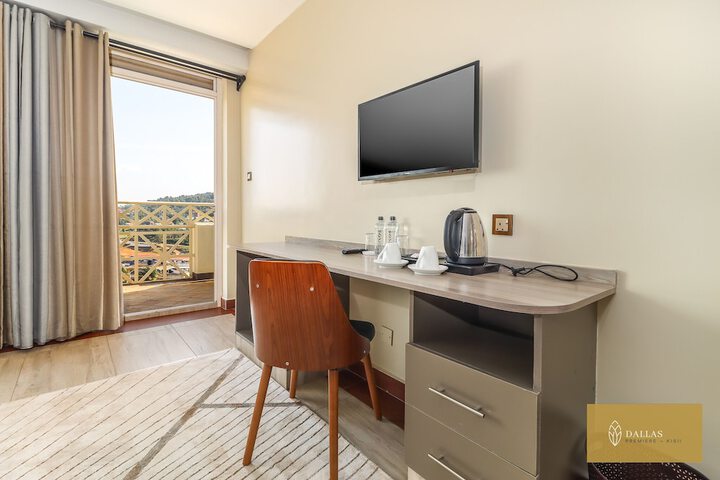 Room 10 of 51