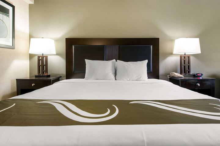 Standard | King Bed (3 of 9)