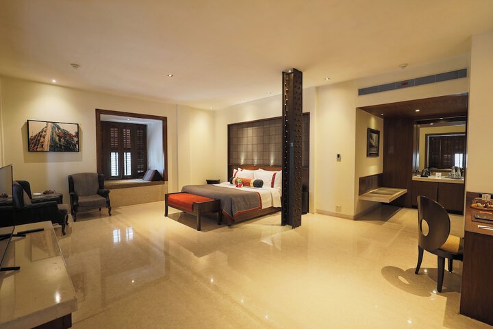 Room 11 of 22