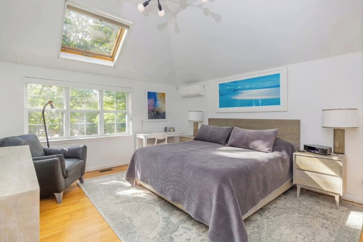 Room 6 of 34
