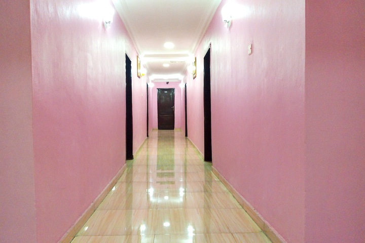 Ballroom/Hall 24 of 28
