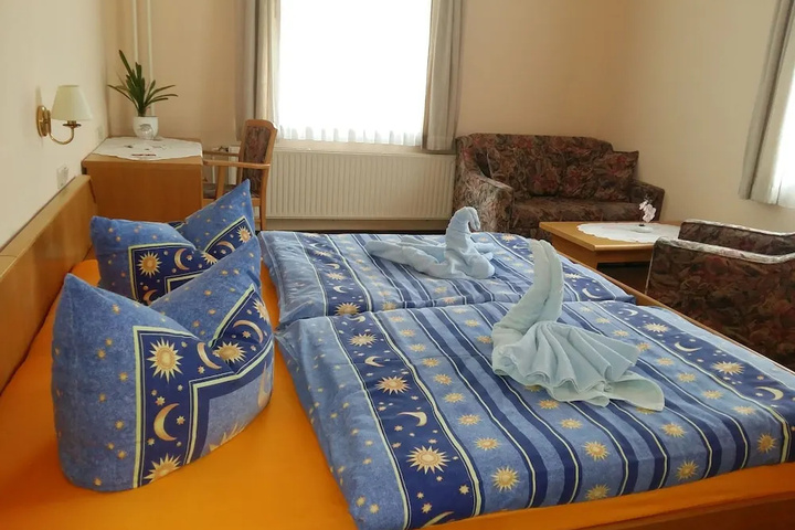 Room 3 of 15