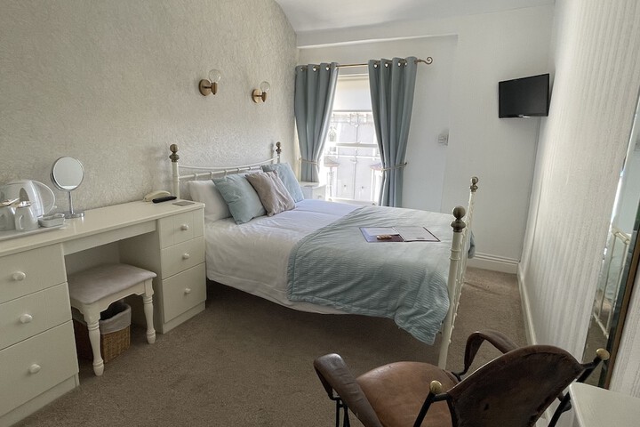 Room 3 of 60