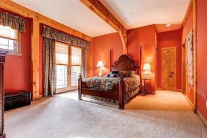 Room 8 of 24