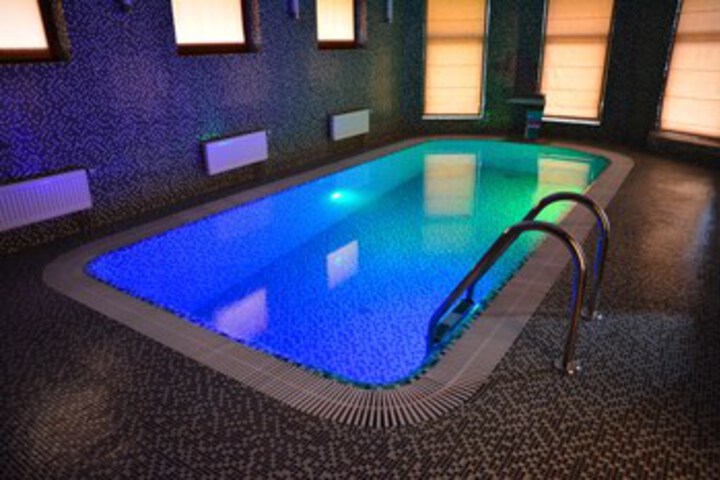 Pool 40 of 47