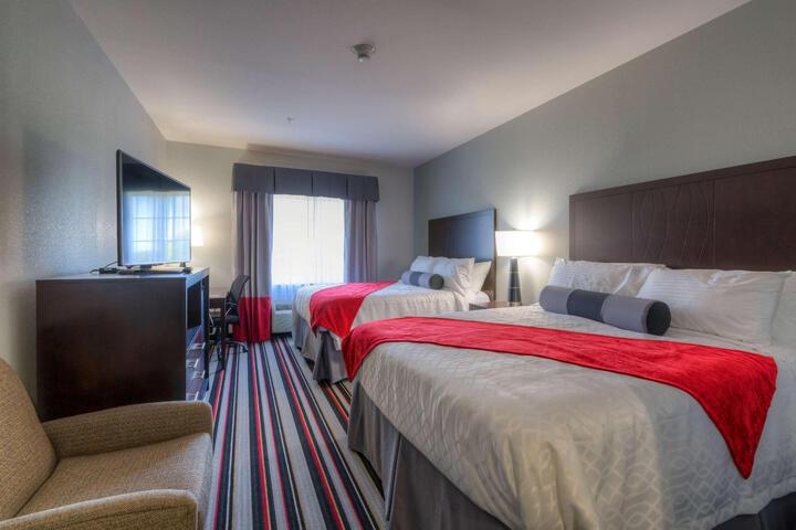 2 Queen Beds Mobility Accessible Bathtub Full Breakfast (10 of 13)