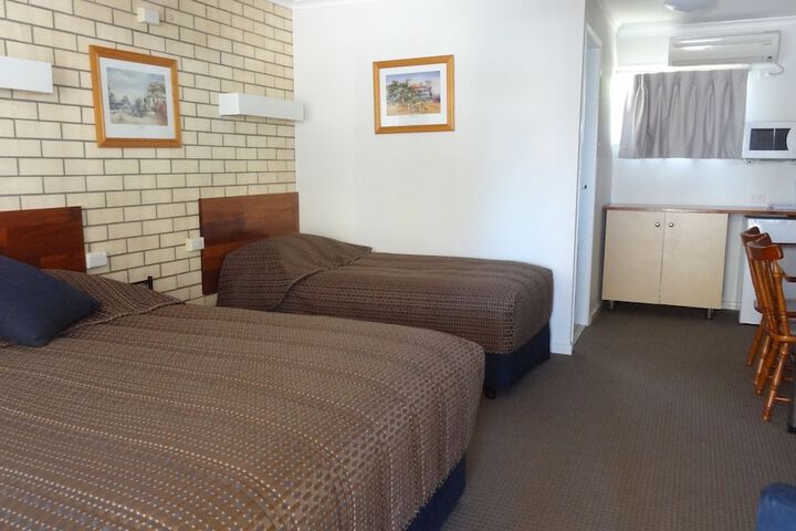 Room 2 of 48