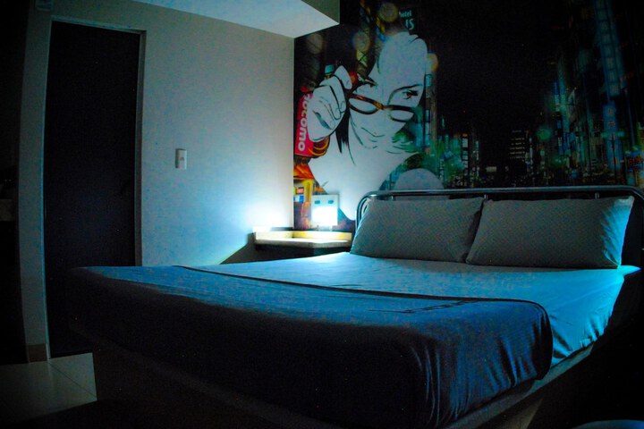 Room 3 of 8