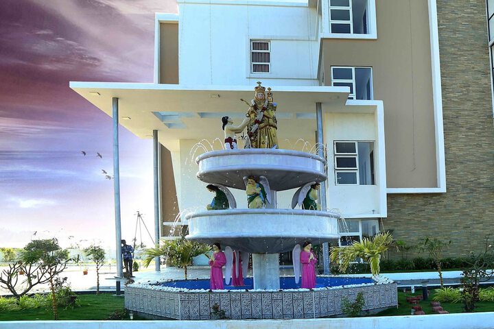 Hotel Exterior 46 of 49