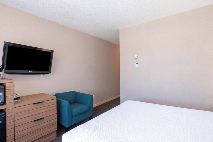 Room 7 of 36