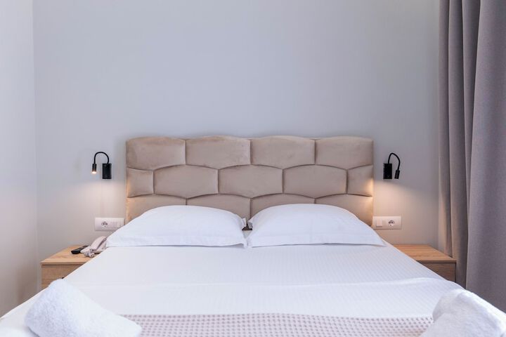 Room 10 of 65
