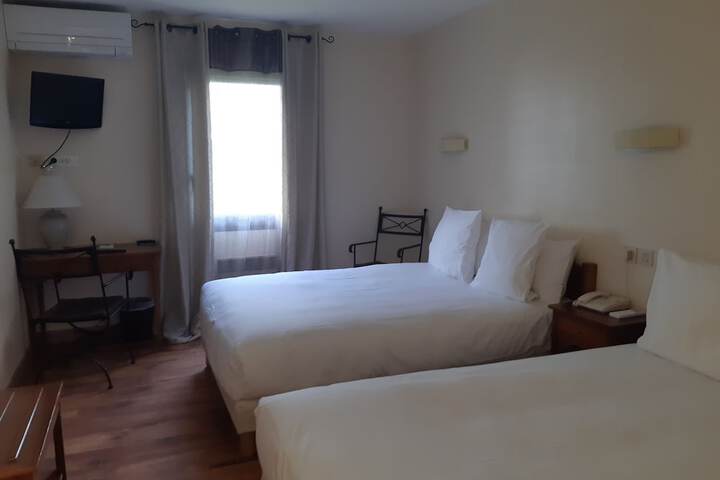 Room 8 of 30