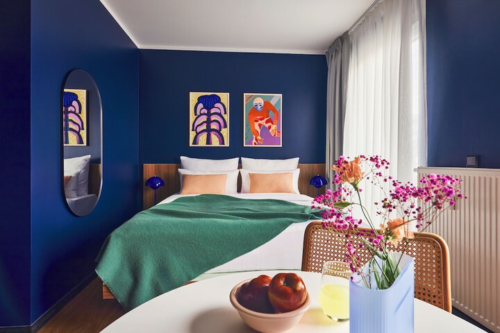 Room 26 of 80