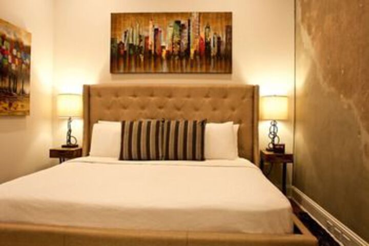 Room 6 of 15