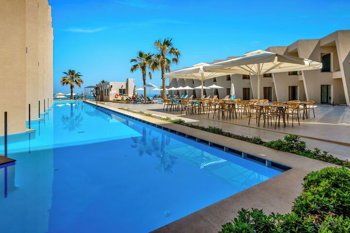 Hotel 74 of 80