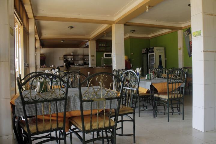 Dining 19 of 19