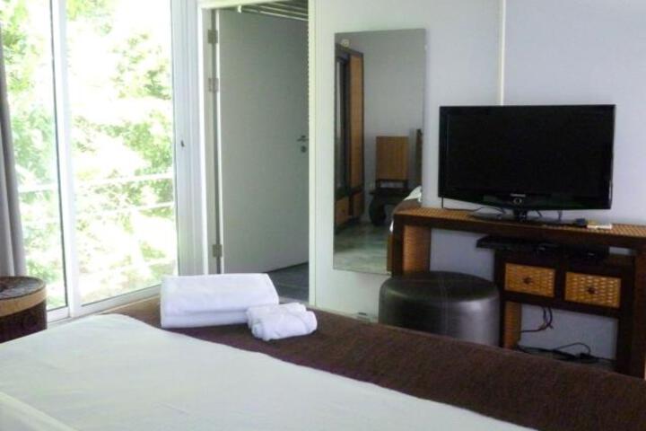 Room 3 of 5