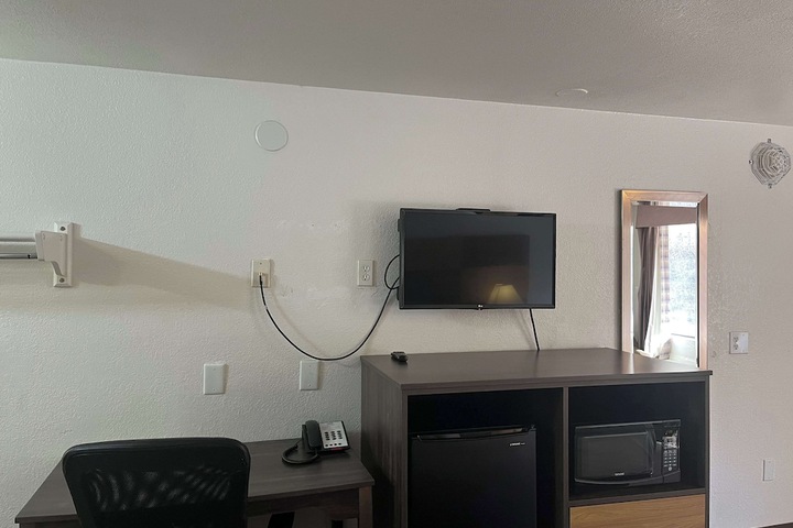 Room 16 of 28