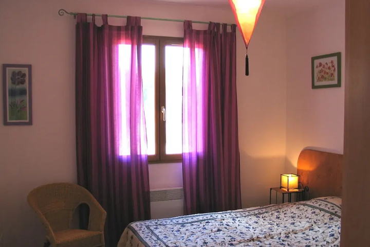 Room 4 of 18