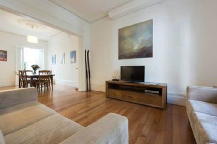 Big & Beautiful Terrace - Nearby City & Transport