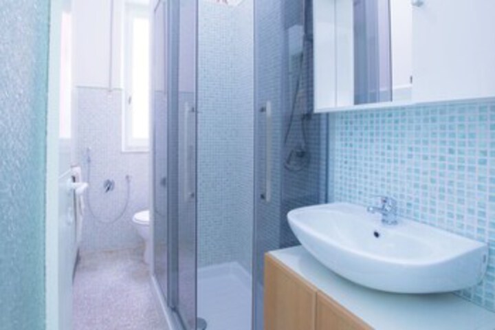 Room 2 of 11