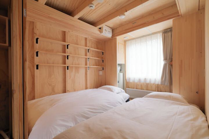 Room 6 of 38