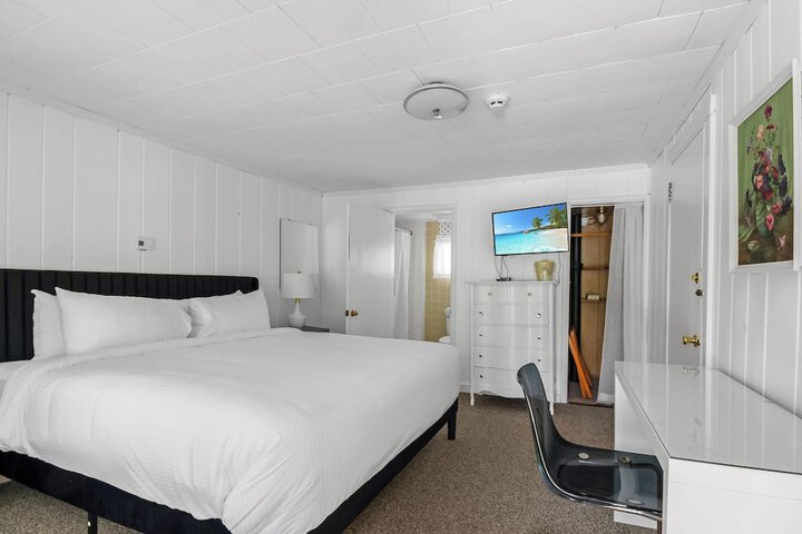 Room 9 of 36