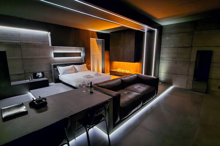 Room 27 of 64
