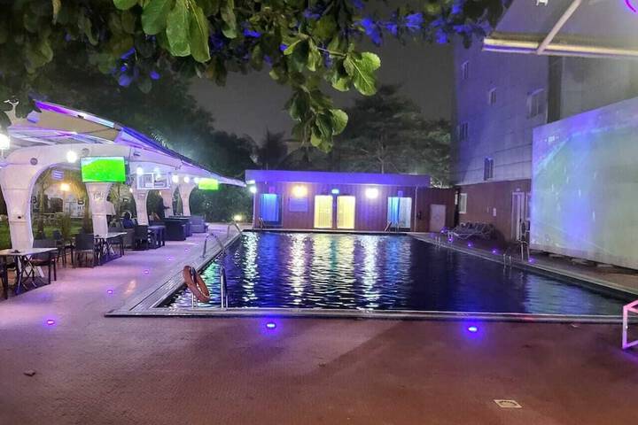 Pool 7 of 11