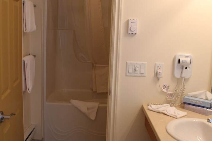 Room 35 of 54