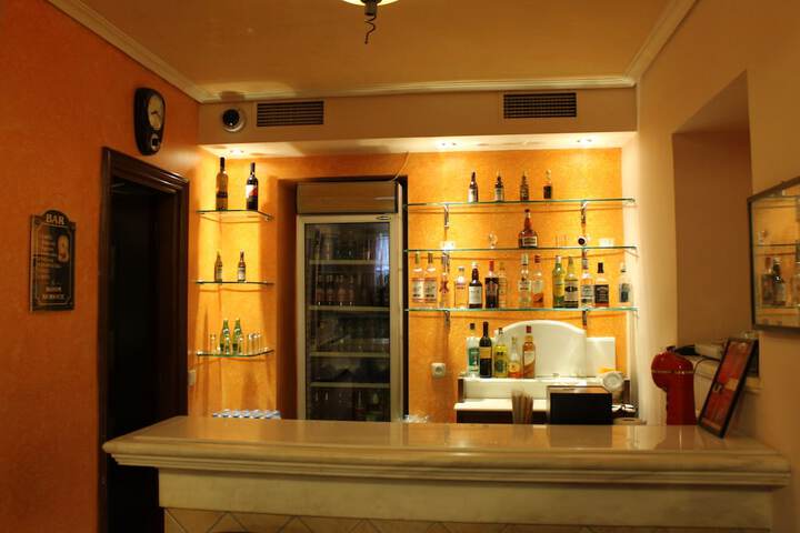 Lounge 118 of 141