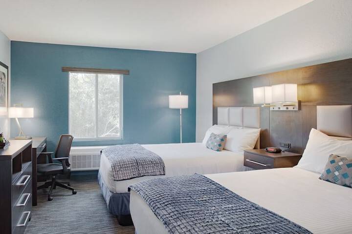Double Accessible King Size Bed (6 of 8)