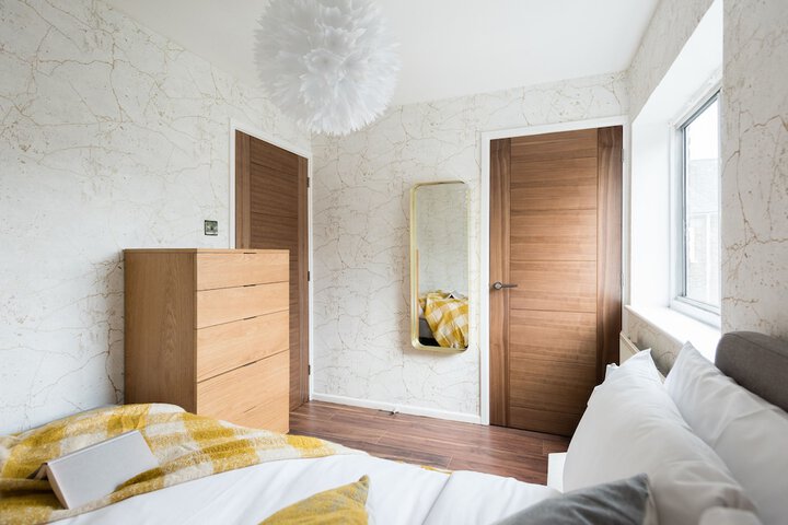 Room 12 of 27