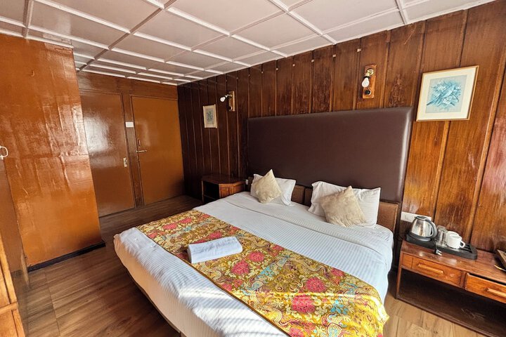 Room 16 of 32