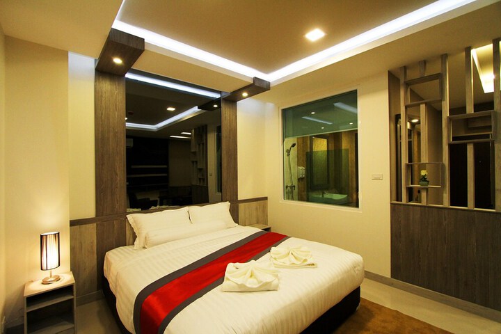 Room 13 of 79