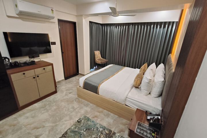 Room 10 of 34
