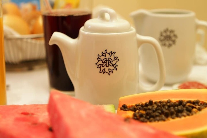 Breakfast/Coffee Service 106 of 125