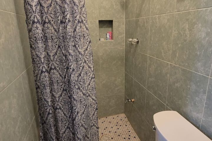 Room 13 of 28